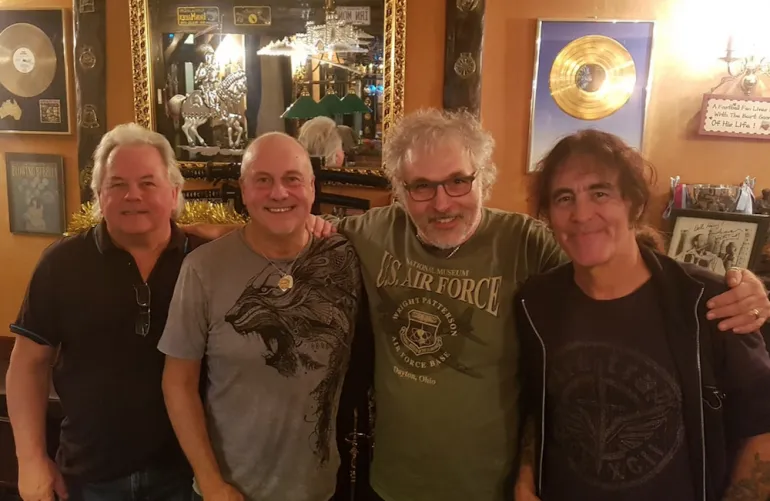 Τα αυθεντικά μέλη των Iron Maiden συναντήθηκαν μετά από 40 χρόνια