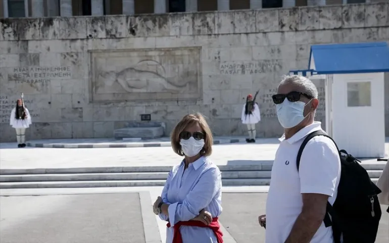 Το Bloomberg δίνει εύσημα στην Ελλάδα - «Κινήθηκε γρήγορα και αυτό φαίνεται ότι απέδωσε»
