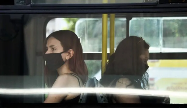 Εκάλη: Νεαροί επιβάτες έβρισαν και έφτυσαν οδηγό λεωφορείου όταν ζήτησε να φορέσουν μάσκες