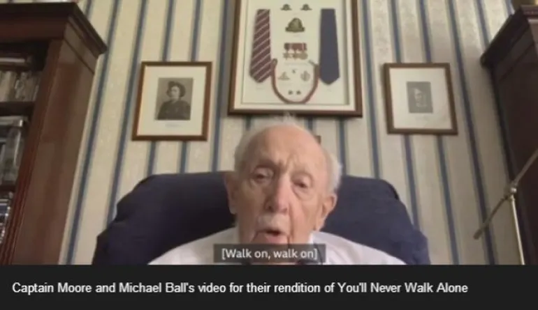 Τι γλυκούλης: Βρετανία: Ο σούπερ παππούς τραγουδάει το You'll Never Walk Alone για να βοηθήσει το NHS