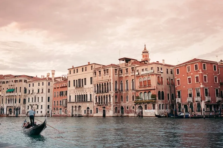Η κρυμμένη ομορφιά της Βενετίας σε αυτό το μικρού μήκους φιλμ