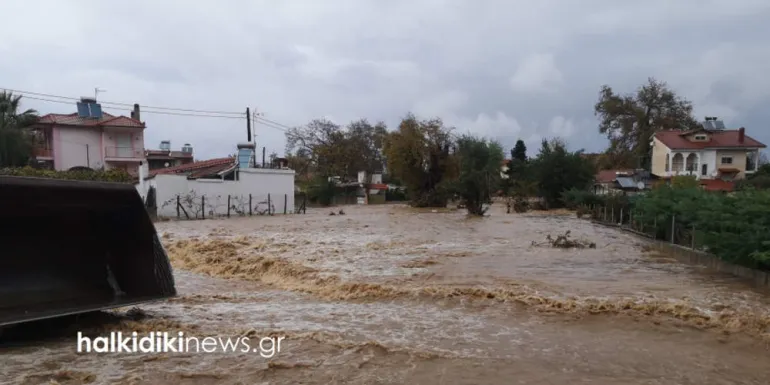 Λάσπη, πλημμύρες, καταστροφές σε Θάσο, Χαλκιδική
