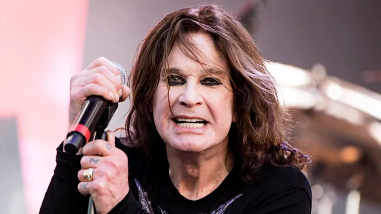 Με σοβαρή αναπνευστική μόλυνση ο Ozzy Osbourne ανέβαλε την περιοδεία του