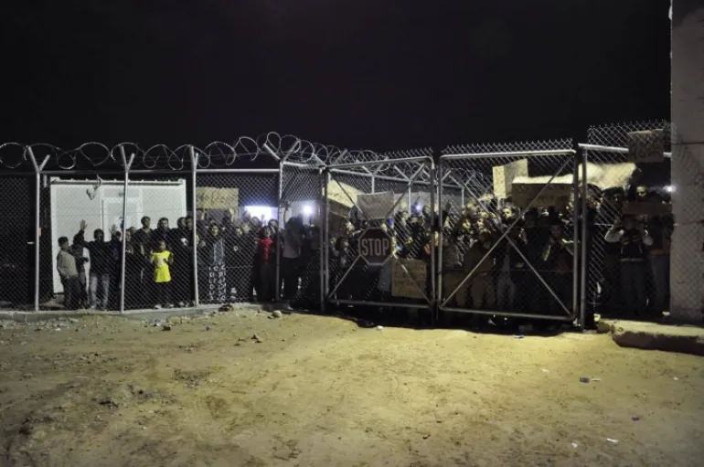 Διεθνής Αμνηστία: Αθλιες οι συνθήκες διαβίωσης των προσφύγων στην Ελλάδα