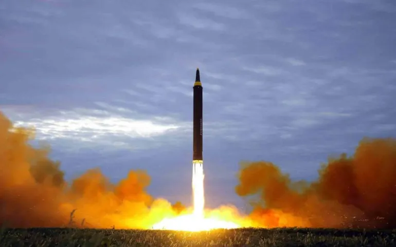 Κλιμάκωση της έντασης και νέα εκτόξευση πυραύλου από τη Βόρεια Κορέα