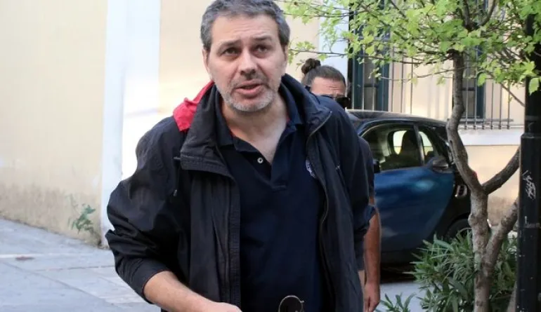 Άγνωστοι πυροβόλησαν και τραυμάτισαν τον δημοσιογράφο Στέφανο Χίο