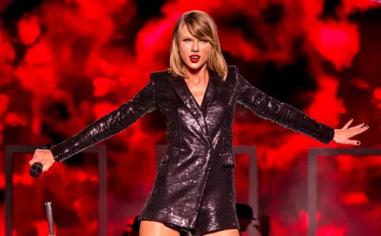 Μετά από παρέμβαση της Taylor Swift η apple θα πληρώνει τους καλλιτέχνες και στο free trial του Apple Music.. Μετά από παρέμβαση της Taylor Swift η apple θα πληρώνει τους καλλιτέχνες και στο free trial του Apple Music..