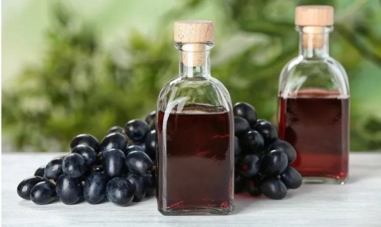 Ξύδι από κόκκινο κρασί: Τα οφέλη του για την υγεία και τη σιλουέτα σας