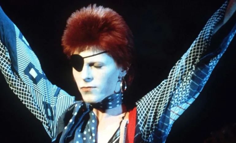 Ντοκιμαντέρ για τον David Bowie