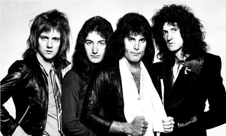Πέρασαν 44 χρόνια - We Will Rock You - Queen