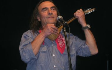 Νίκος Παπάζογλου στο Λυκαβητό