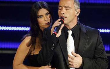Eros Ramazzotti (έγινε 58 ετών) & Laura Pausini στο Σαν Ρέμο Eros Ramazzotti (έγινε 58 ετών) & Laura Pausini στο Σαν Ρέμο